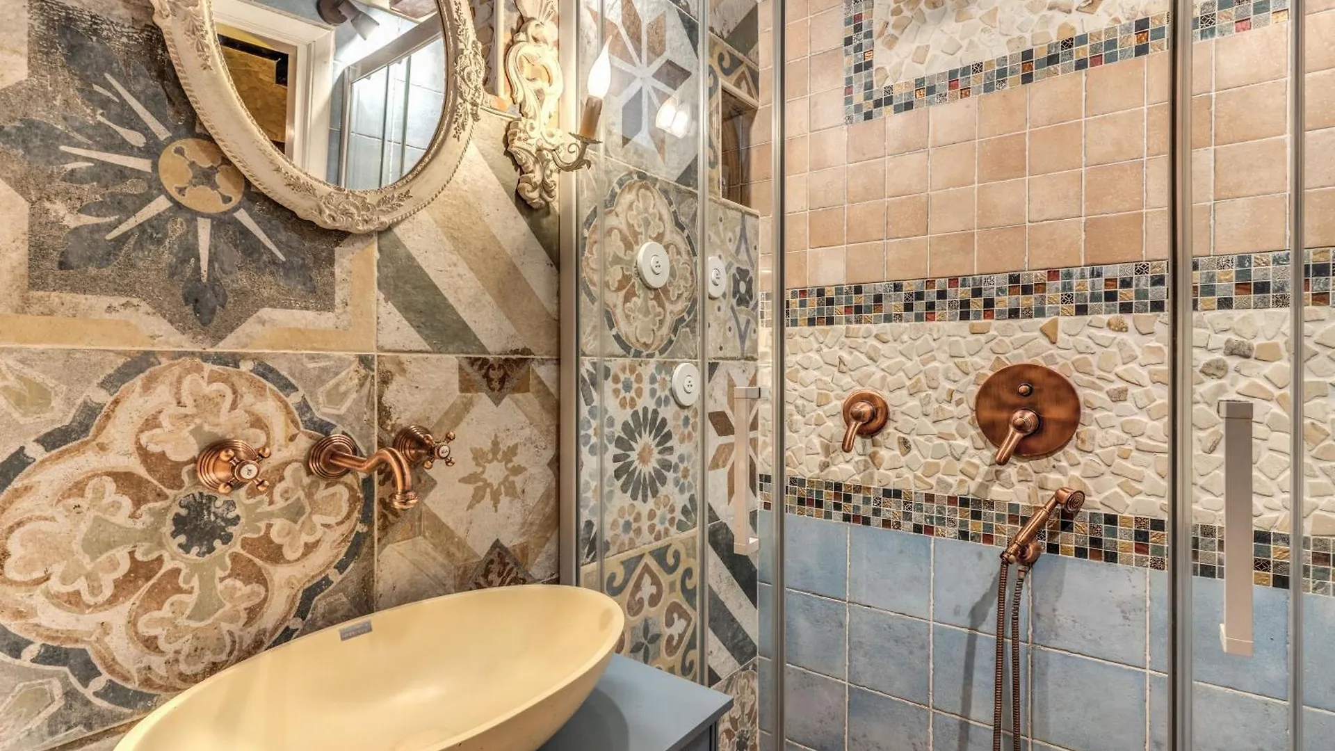 Downtown Eleanor Luxury Suite Rome 0*,  Italy