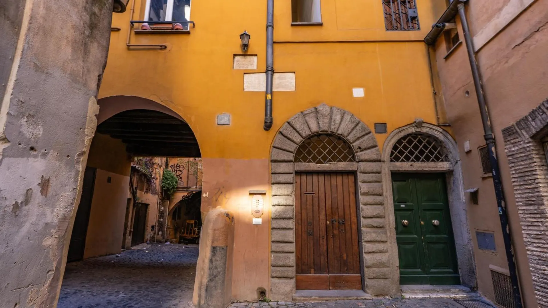 Downtown Eleanor Luxury Suite Rome Italy