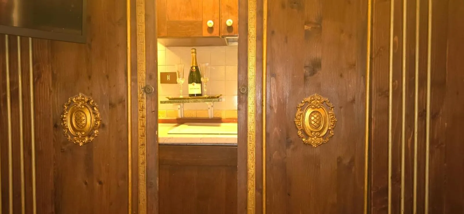 Downtown Eleanor Luxury Suite Rome Apartment